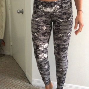 ATHLETA black and gray and white leggings!
